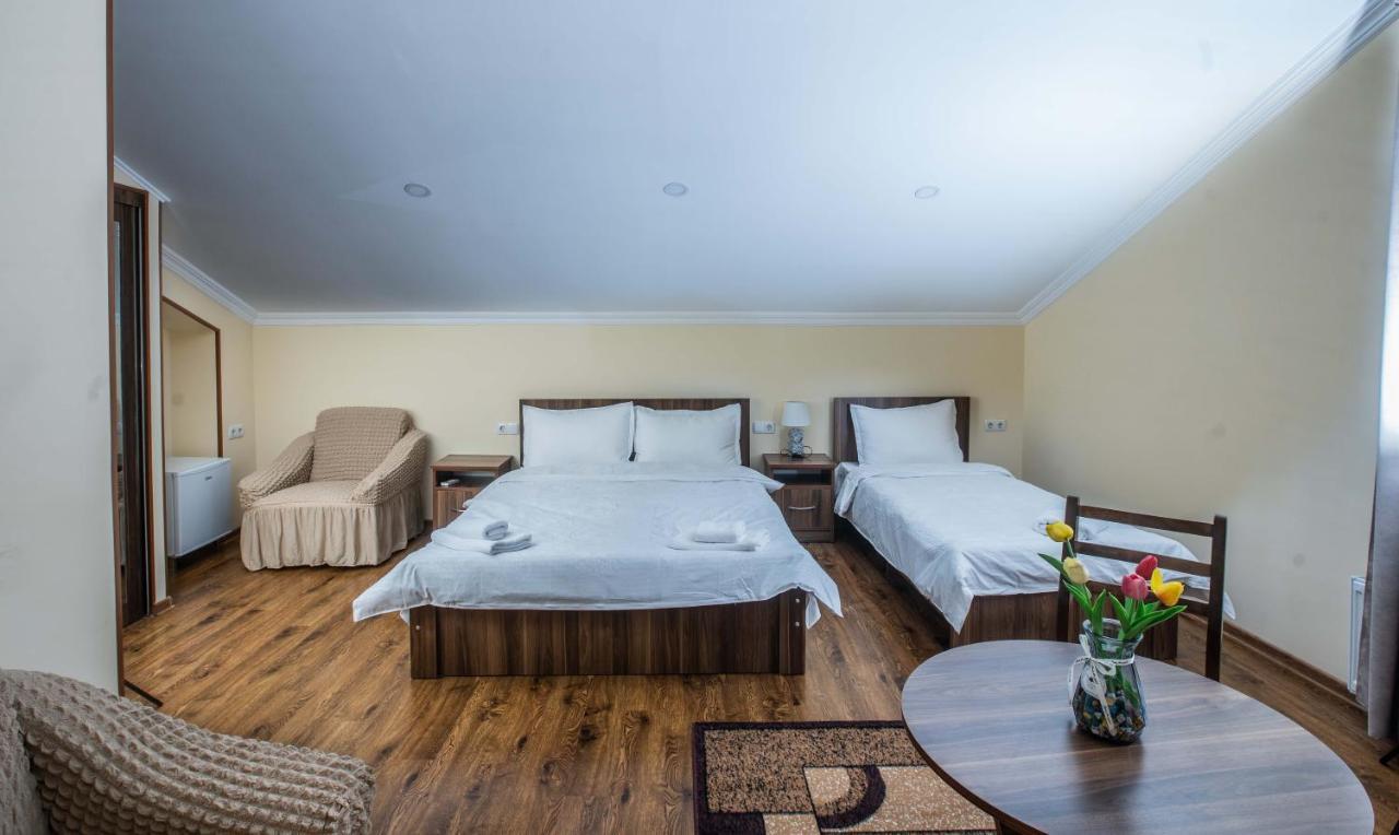 Telav Holl Hotel Telavi Luaran gambar