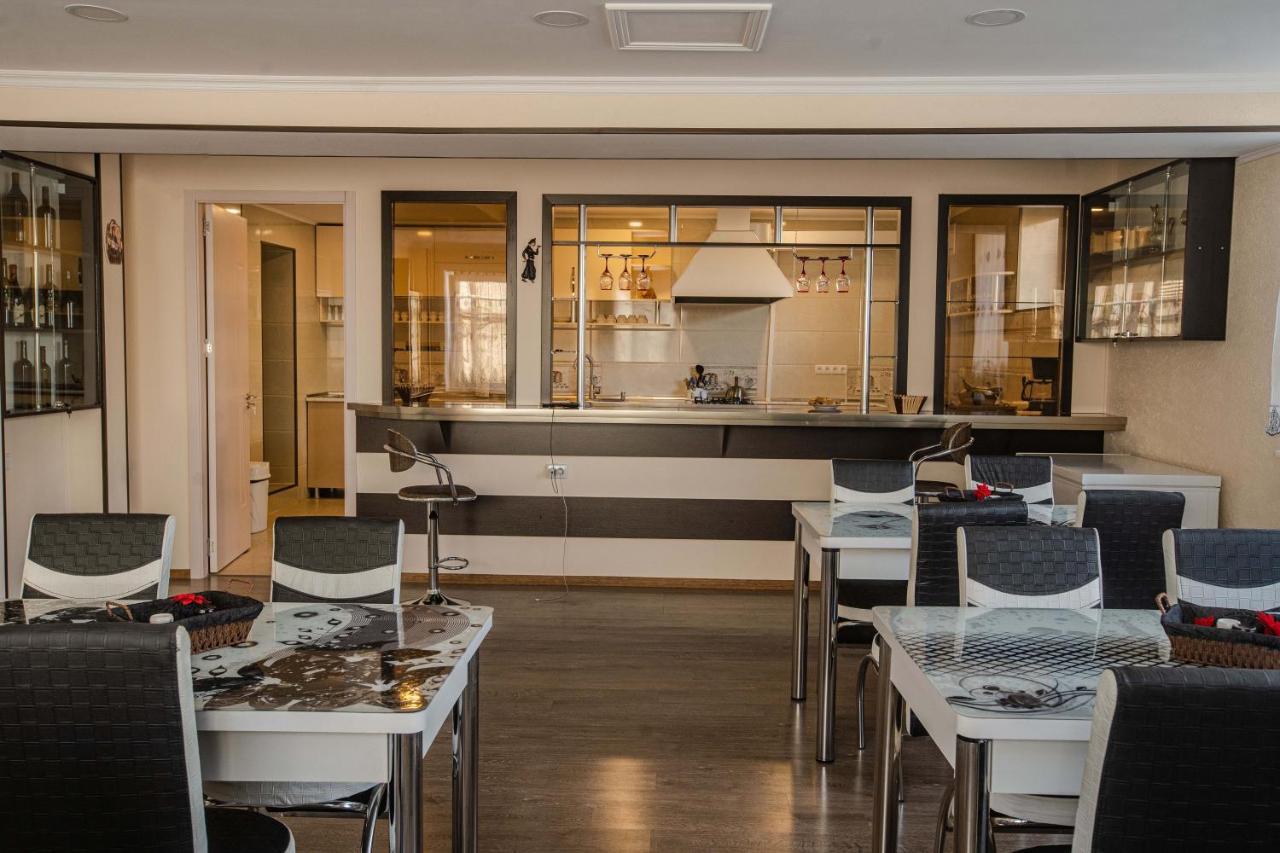Telav Holl Hotel Telavi Luaran gambar