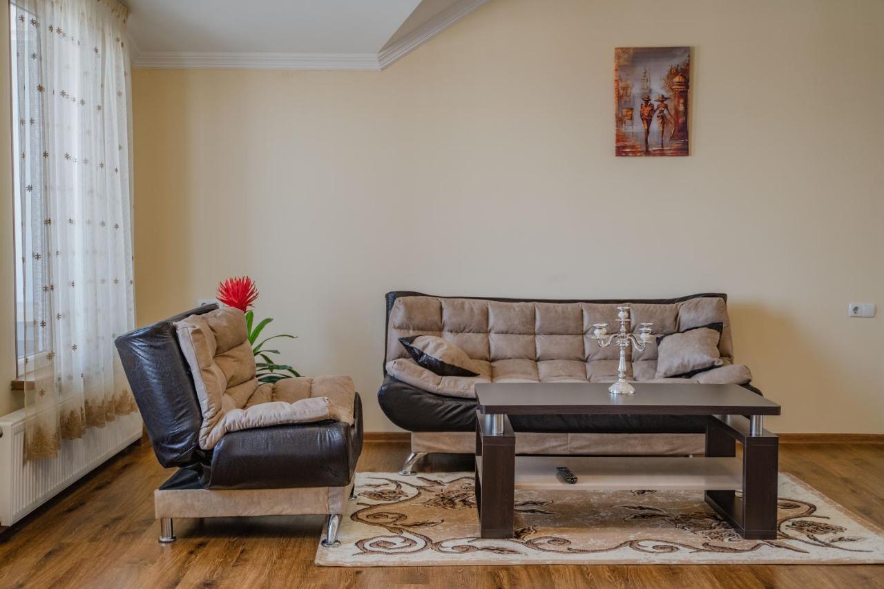 Telav Holl Hotel Telavi Luaran gambar