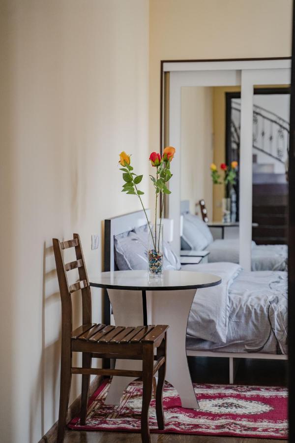 Telav Holl Hotel Telavi Luaran gambar