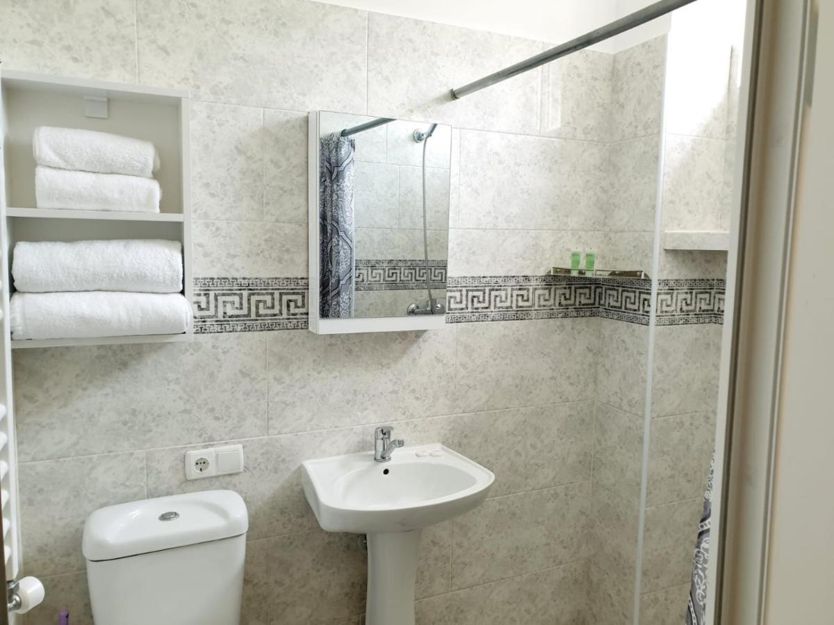 Telav Holl Hotel Telavi Luaran gambar