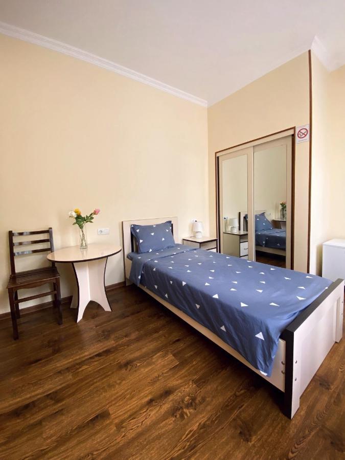 Telav Holl Hotel Telavi Luaran gambar